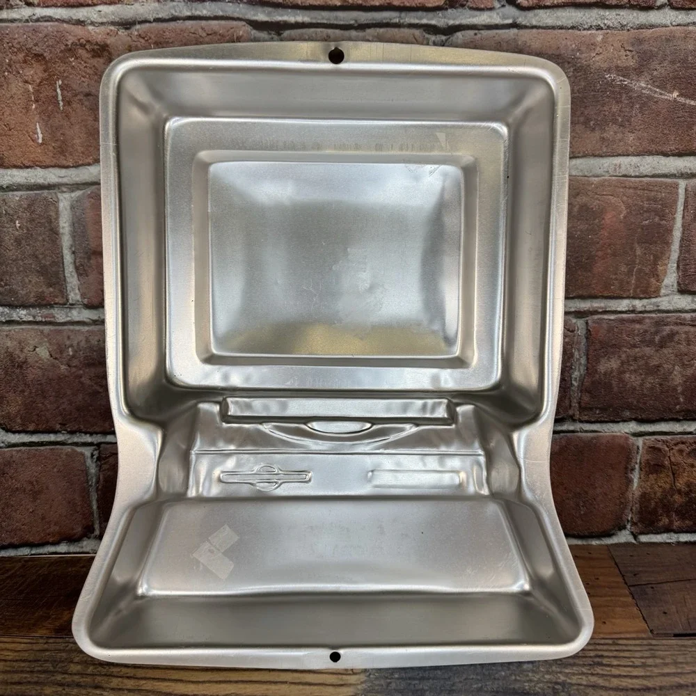 WILTON‎ Computer Cake Pan Aluminum Baking Happy Birthday Mac 1997 2105-1519